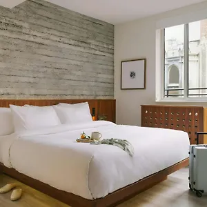 Henri On 24 Chelsea, Sonder New York